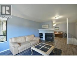 5727 Trail Avenue, Sechelt, BC V7Z0H8 Photo 7