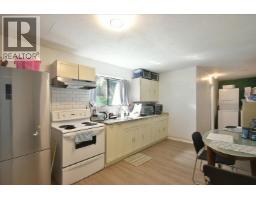 5727 Trail Avenue, Sechelt, BC V7Z0H8 Photo 19