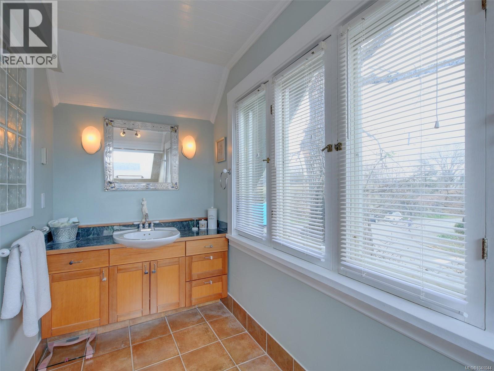 464 Stannard Ave - 12