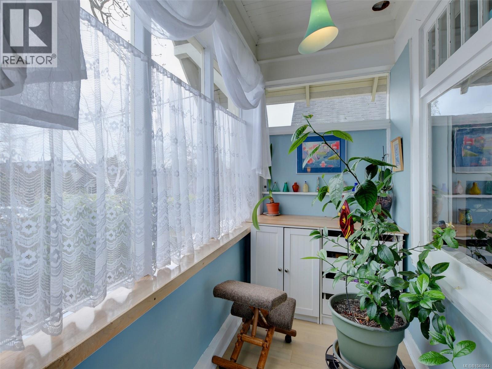 464 Stannard Ave - 23