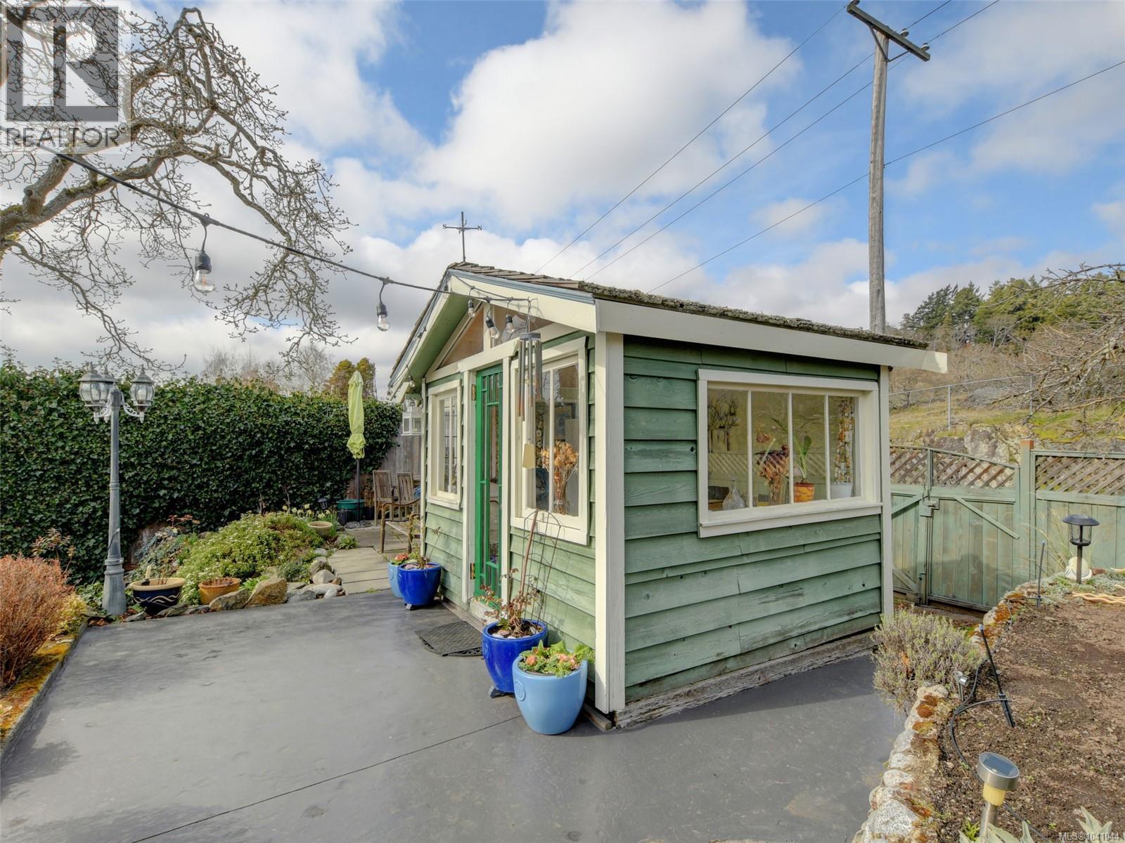 464 Stannard Ave - 31