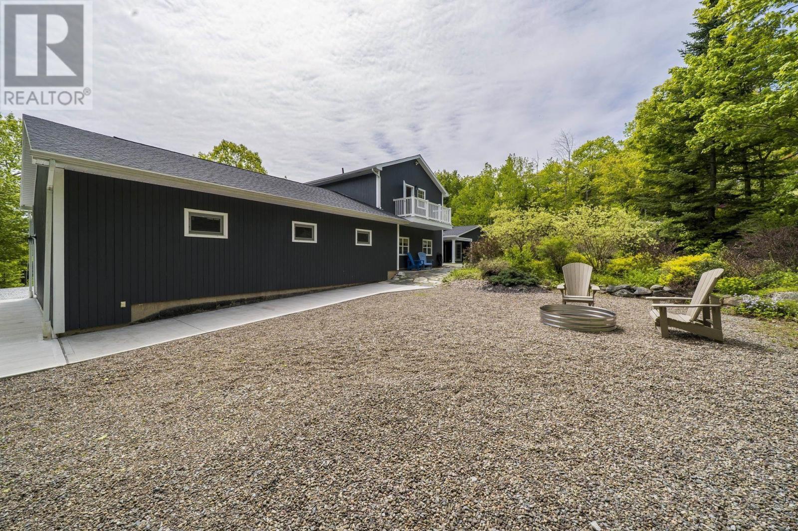 Property 28 of 49 of 5 Confederation Avenue