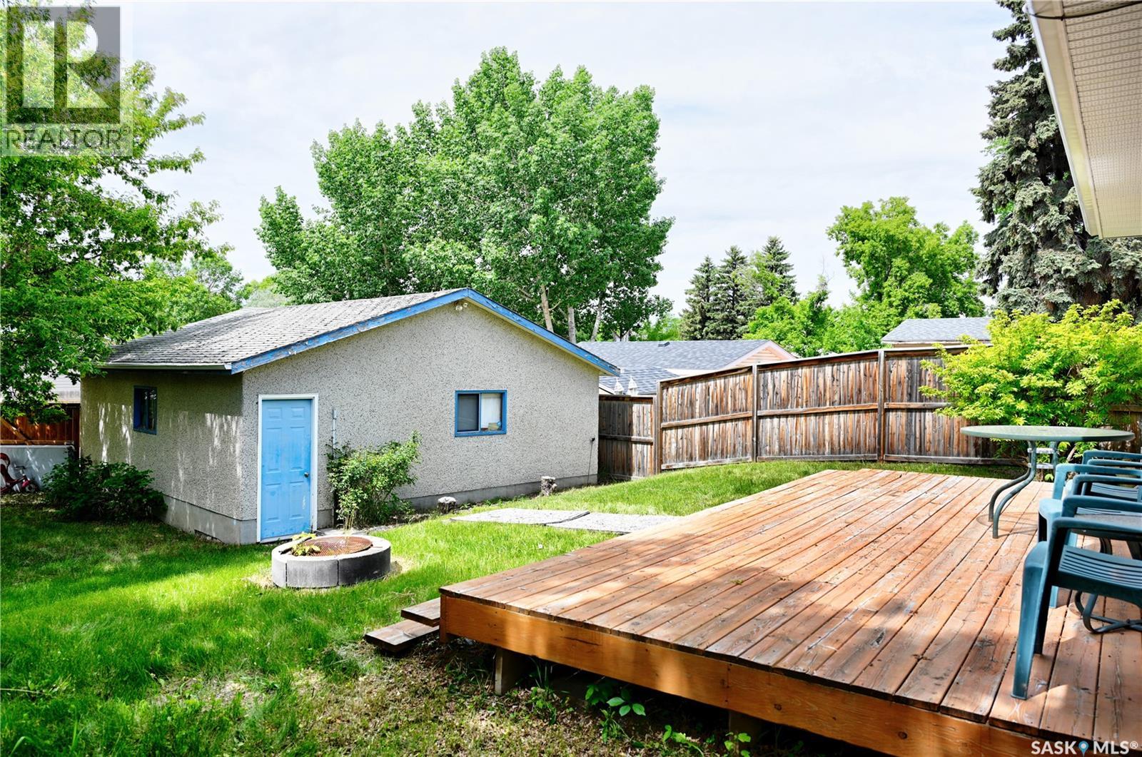 917 Macklem DRIVE — photo 18