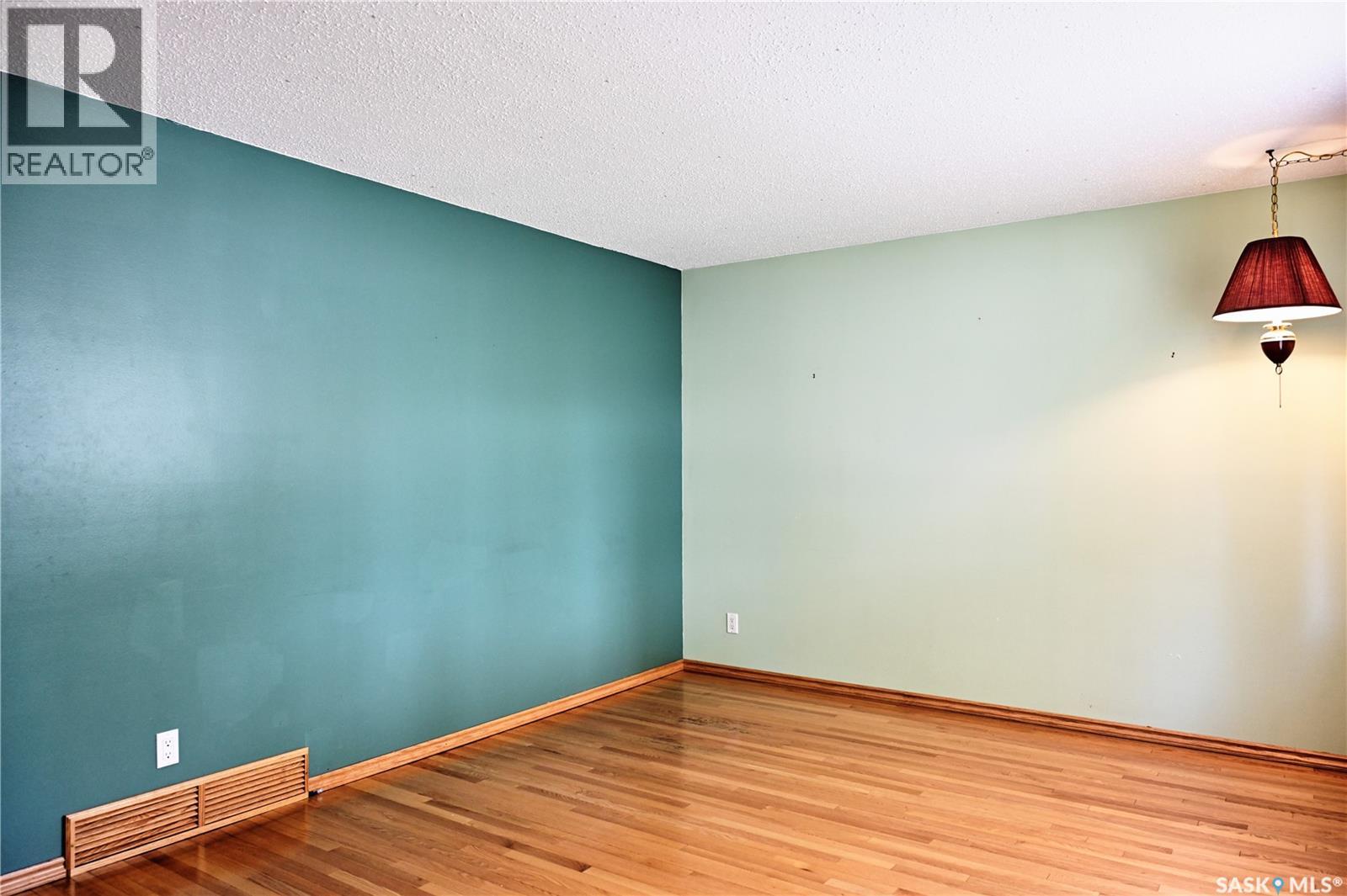 917 Macklem DRIVE - photo 5