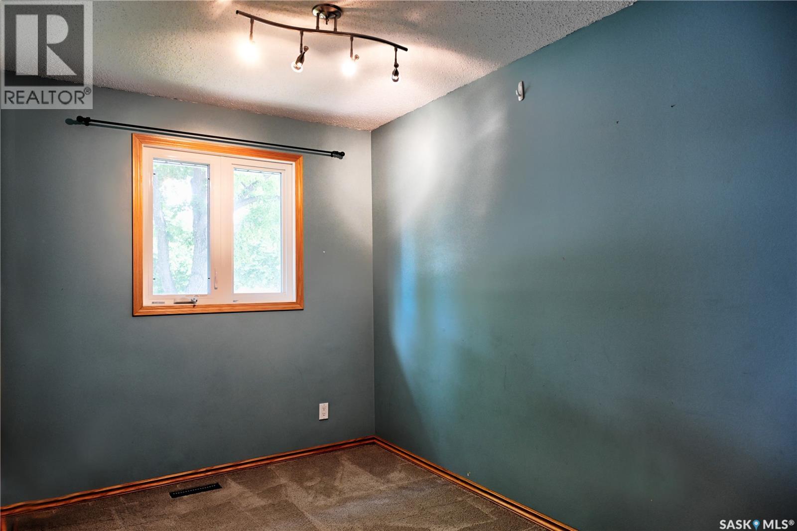 917 Macklem DRIVE — photo 7