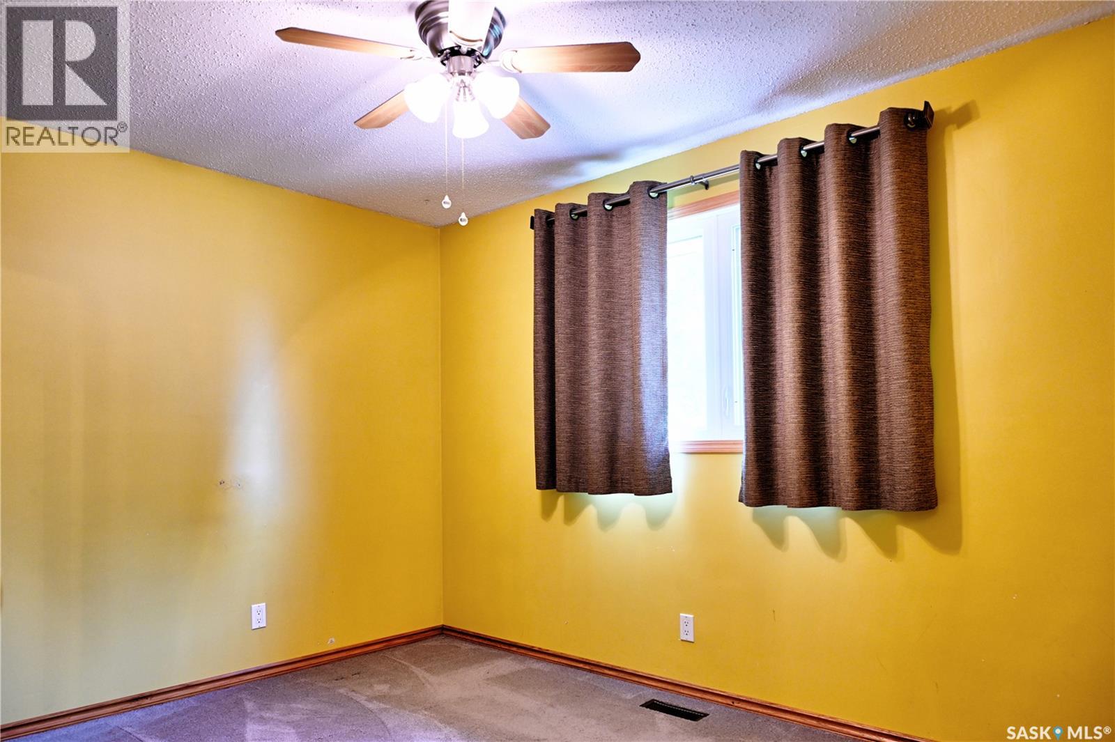 917 Macklem DRIVE — photo 9