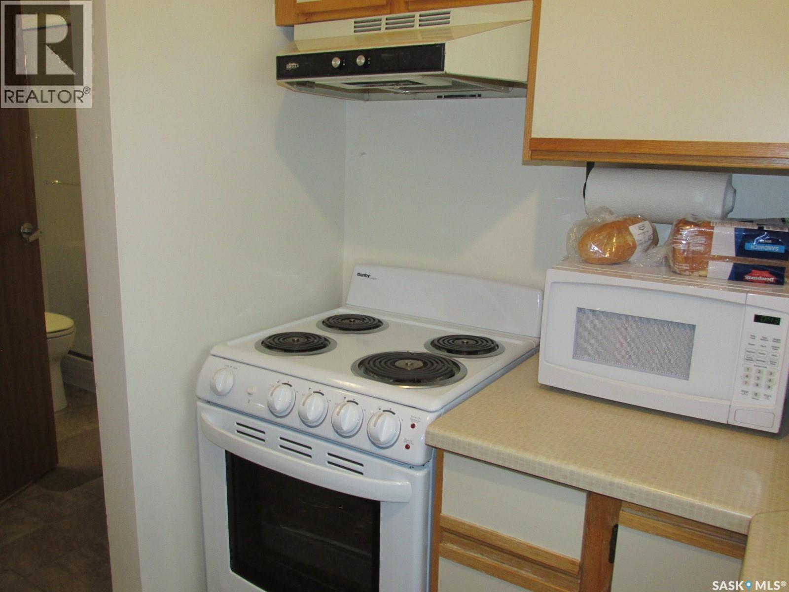 #107 102 Manor DRIVE - 12