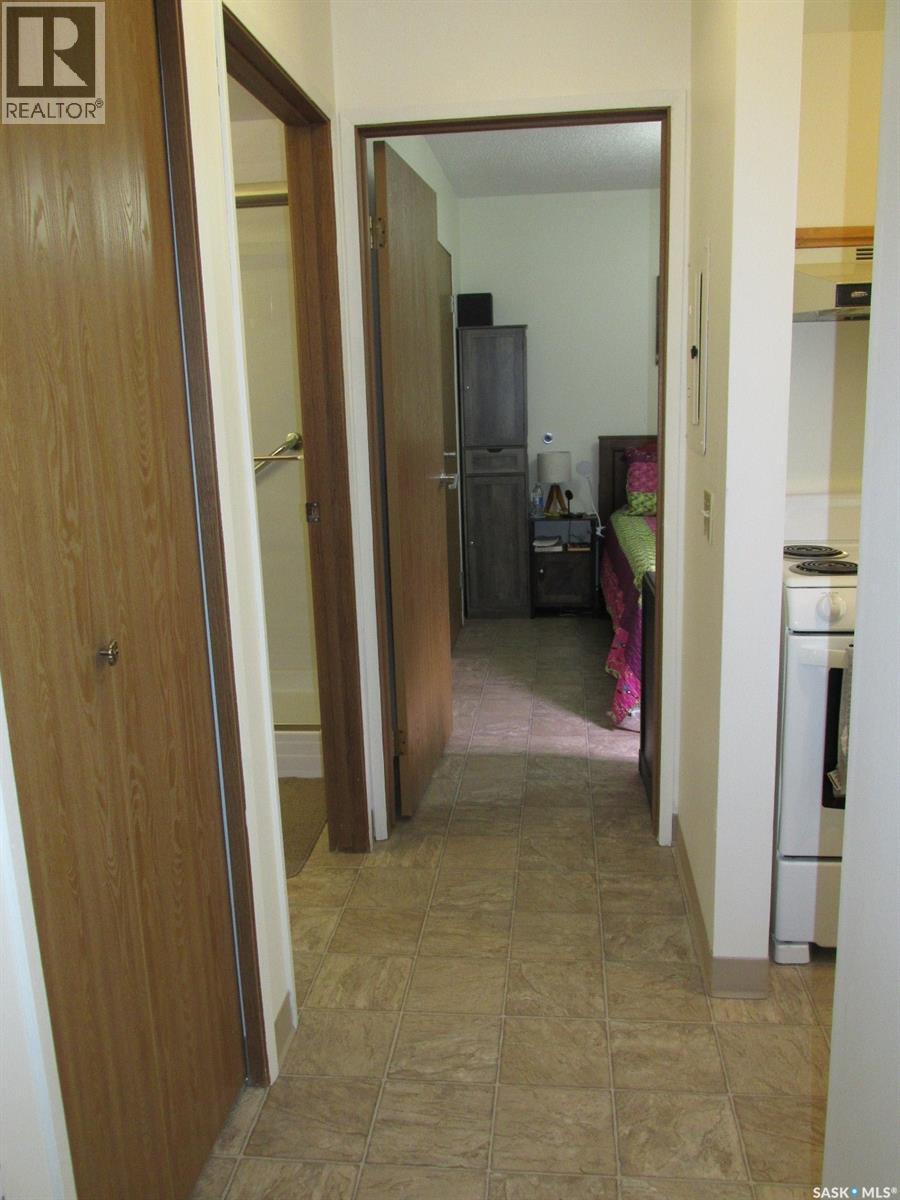 #107 102 Manor DRIVE - 14