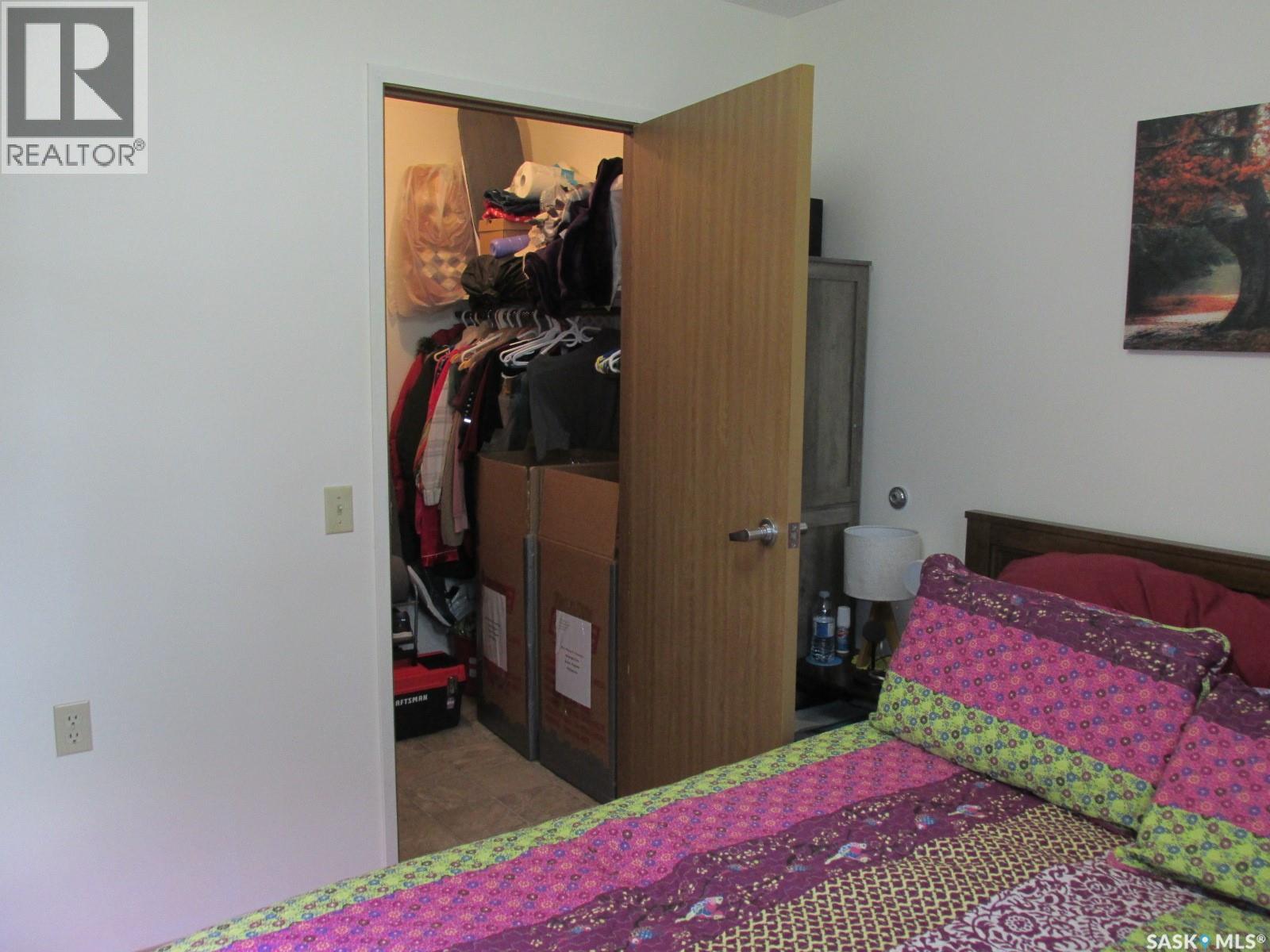 #107 102 Manor DRIVE - 17