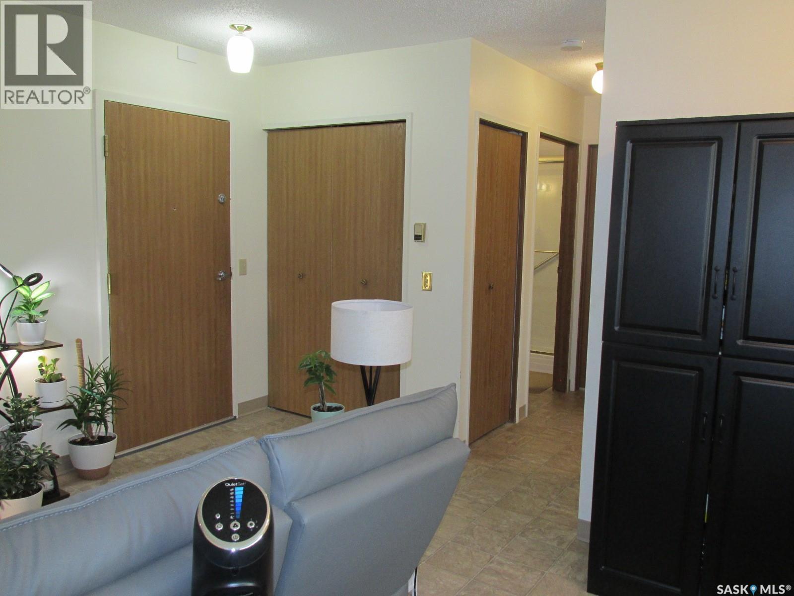 #107 102 Manor DRIVE - 22