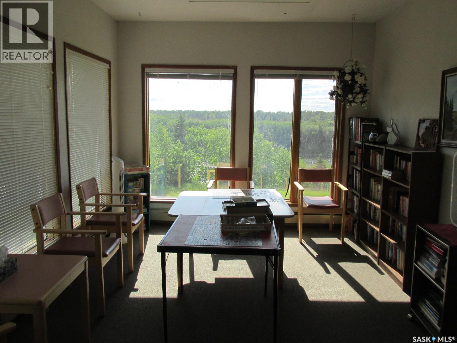 #107 102 Manor DRIVE - 25