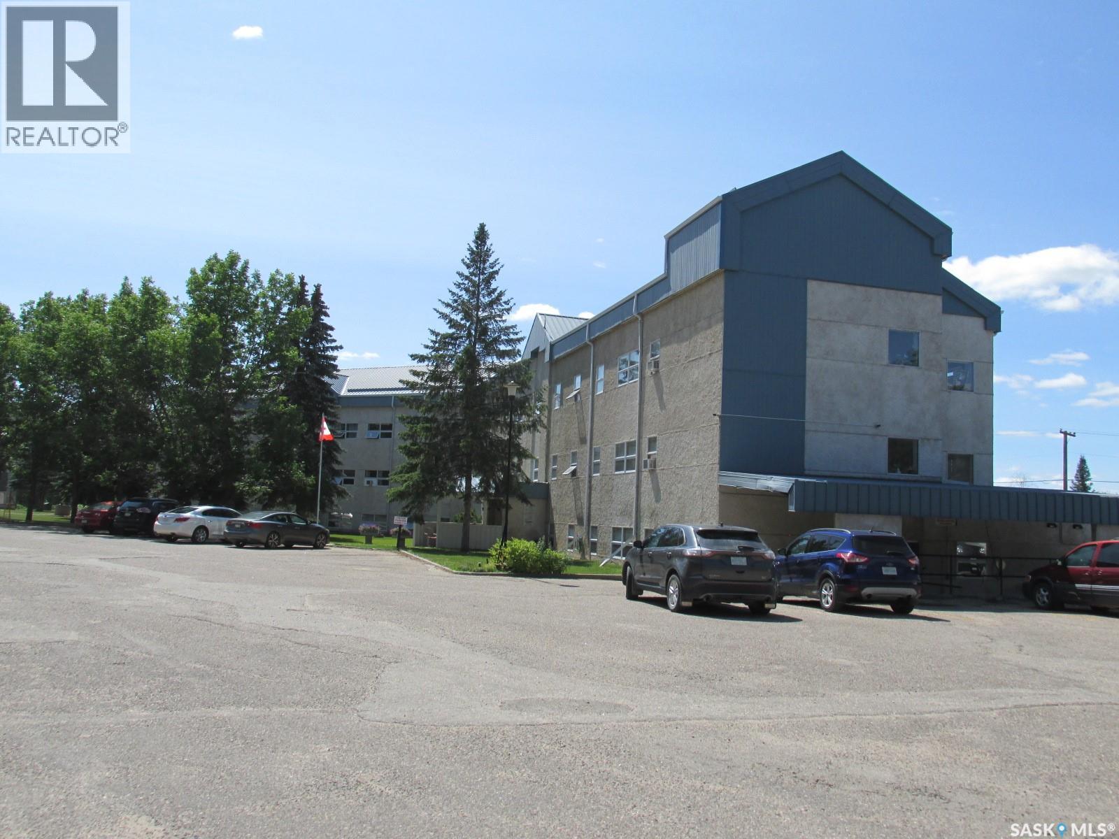 #107 102 Manor DRIVE - 4