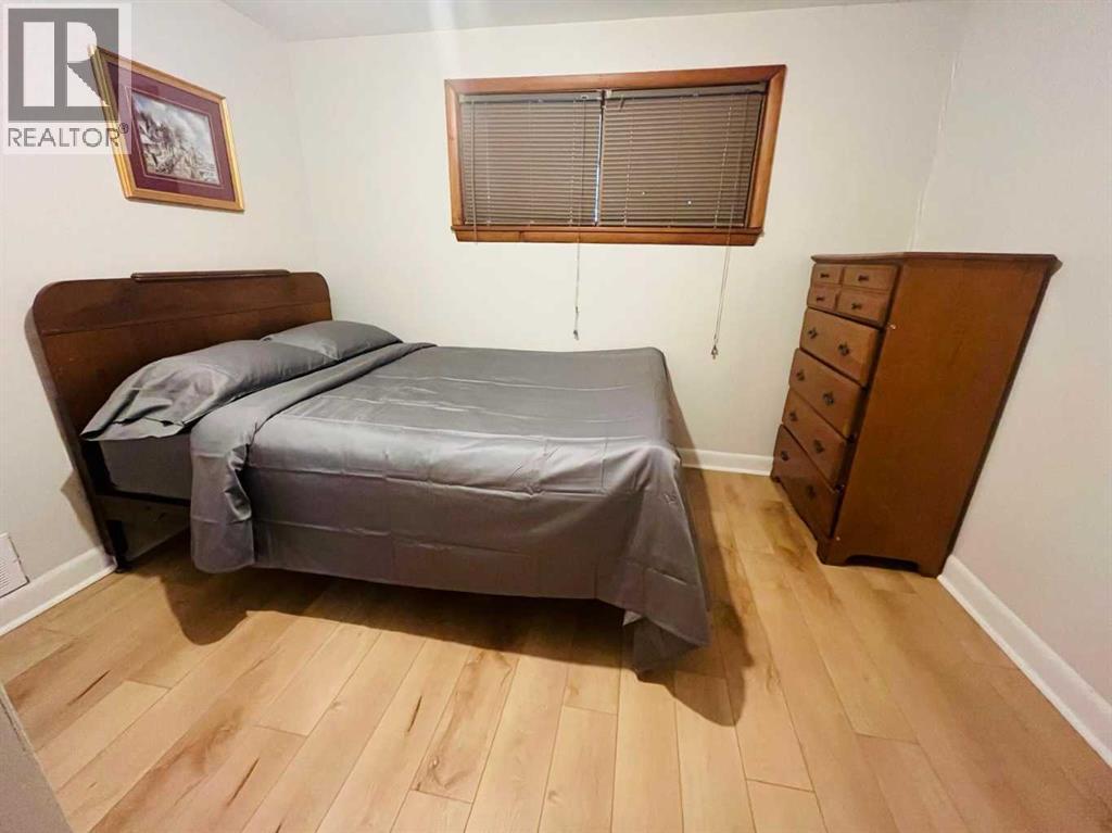 105 2 Avenue NE - 18
