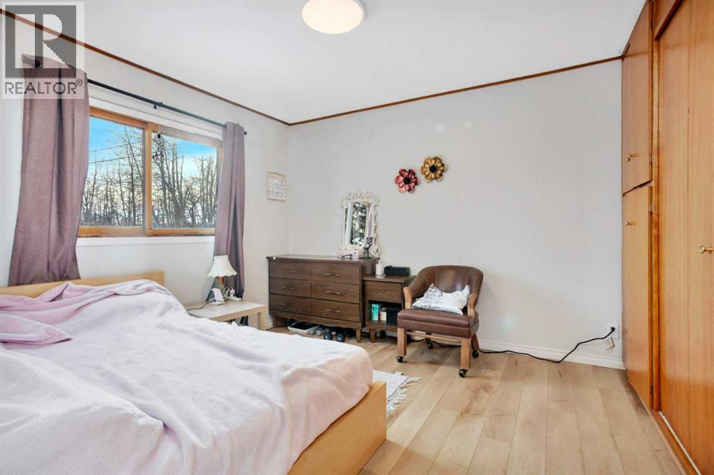 105 2 Avenue NE - 13
