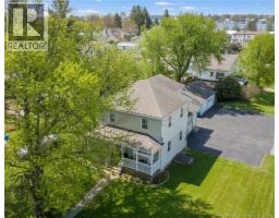 490 Golf Street, photo 2