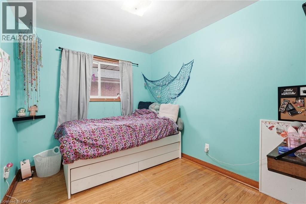 20 NELLIGAN Place - 18