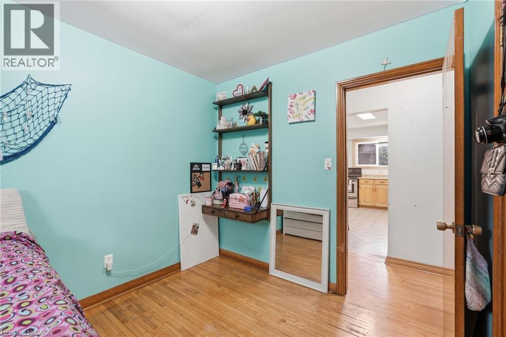 20 NELLIGAN Place - 19