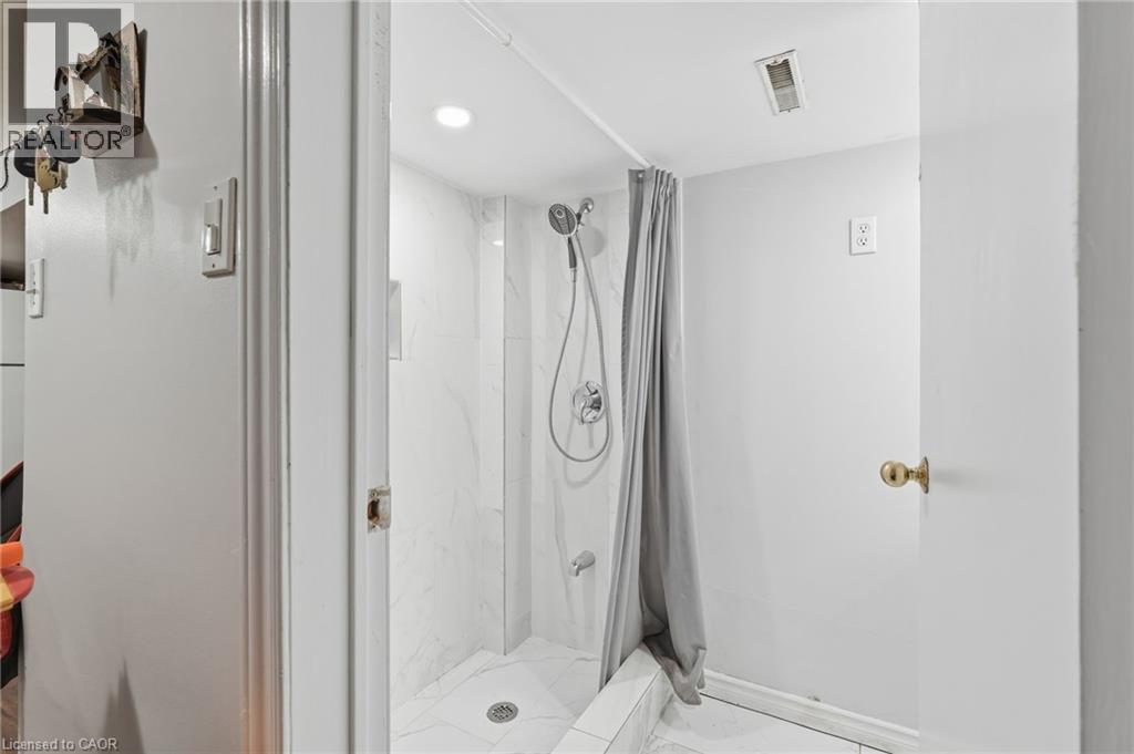 20 NELLIGAN Place - 40