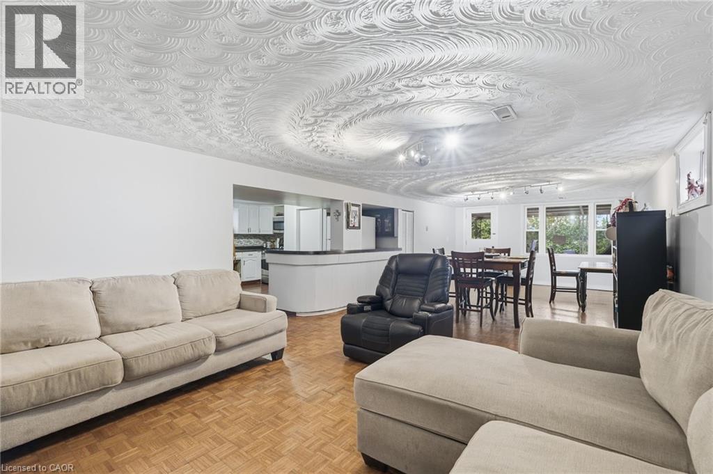 20 NELLIGAN Place - 35