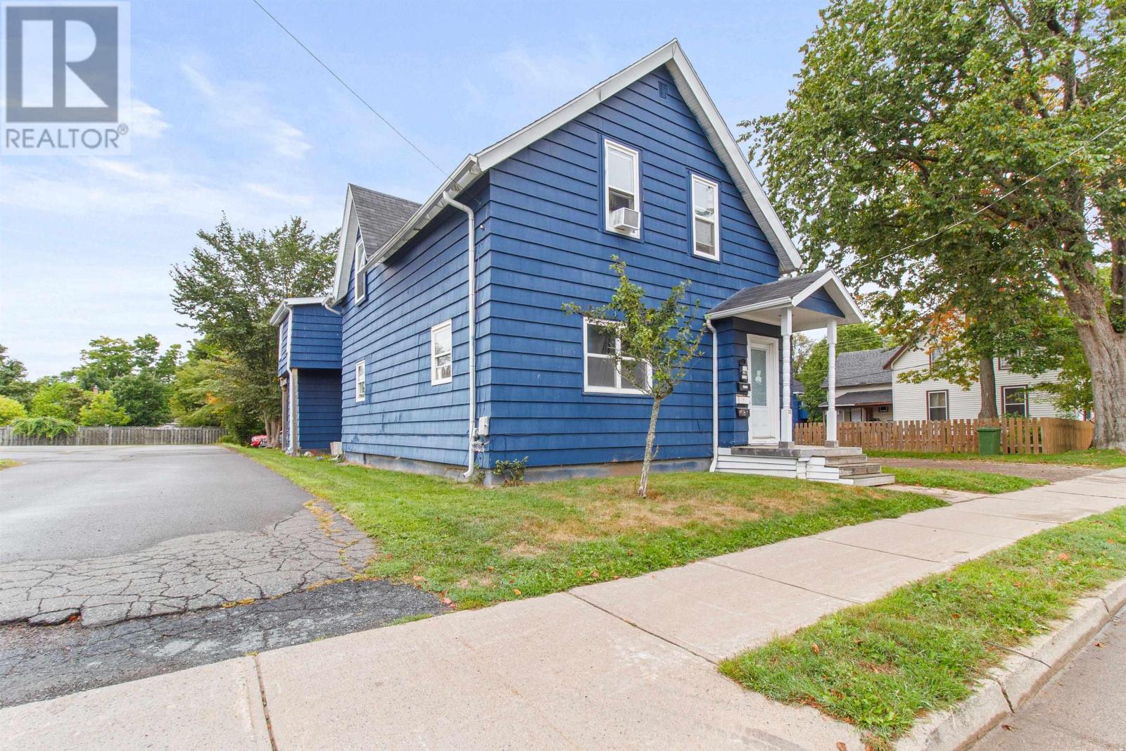 32 Pleasant Street - 1