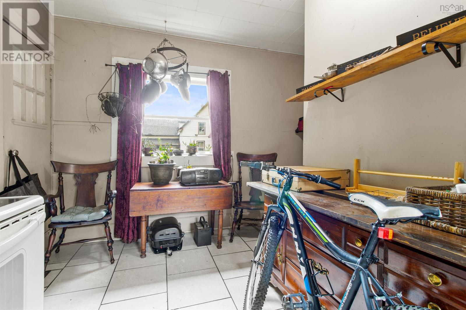 32 Pleasant Street - 12
