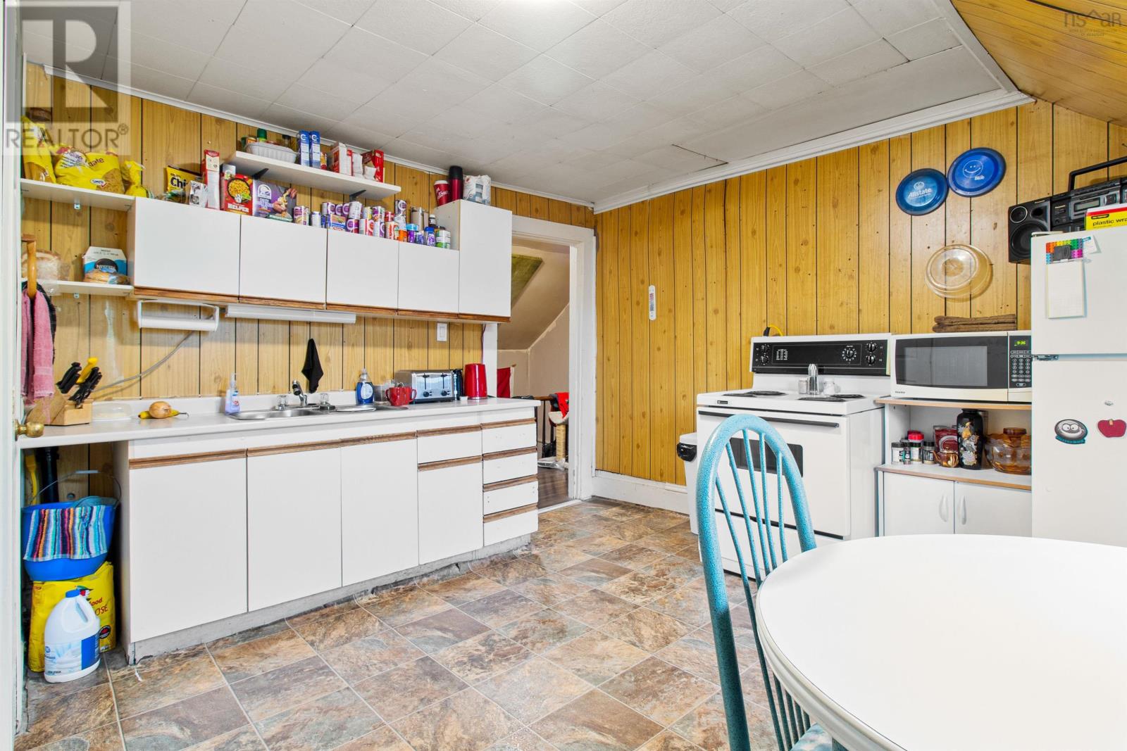 32 Pleasant Street - 17