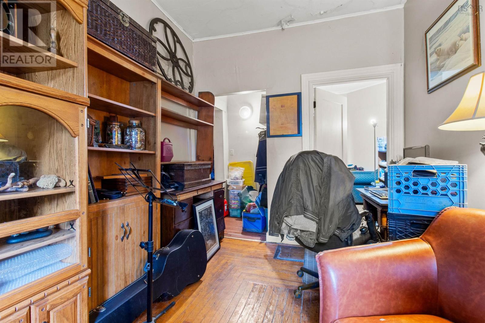 32 Pleasant Street - 24