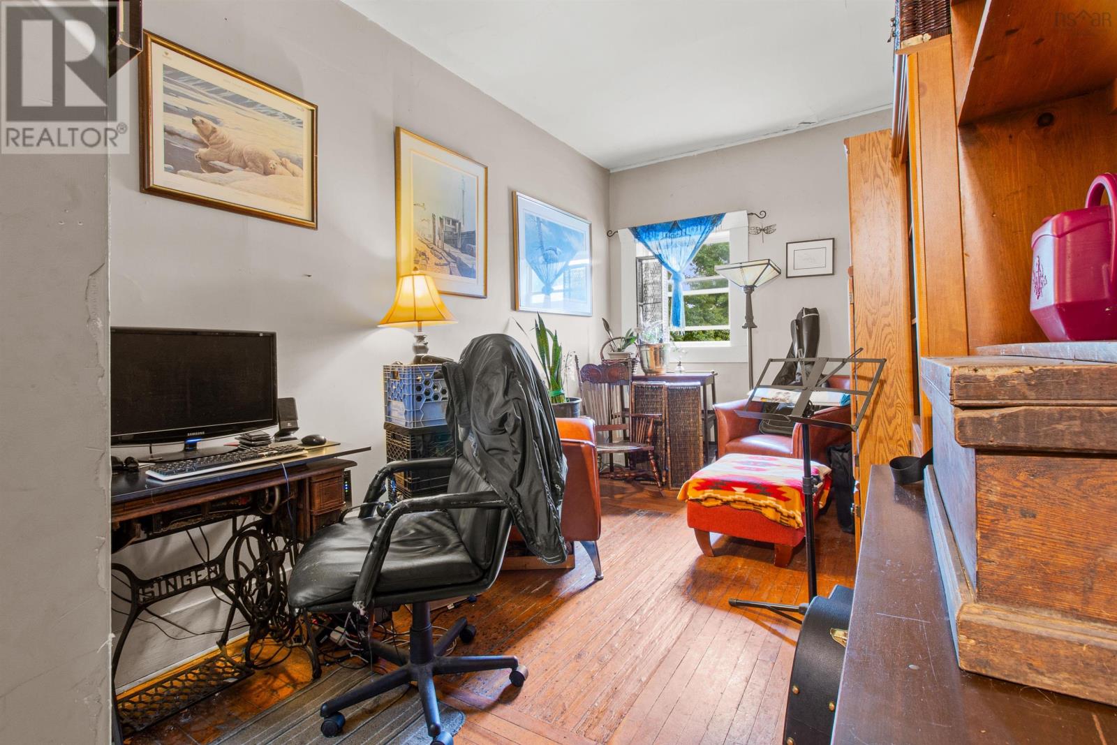 32 Pleasant Street - 25
