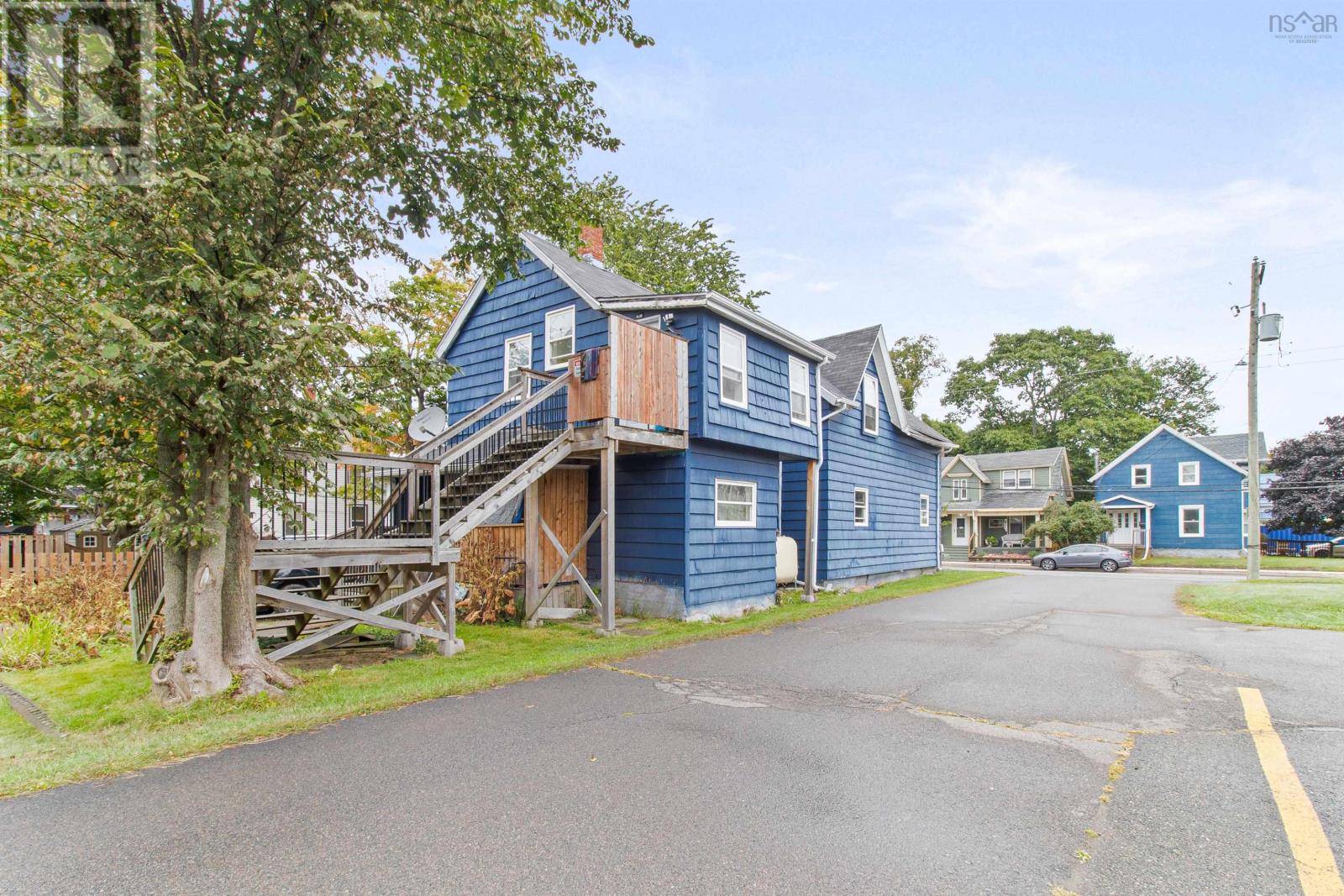32 Pleasant Street - 27