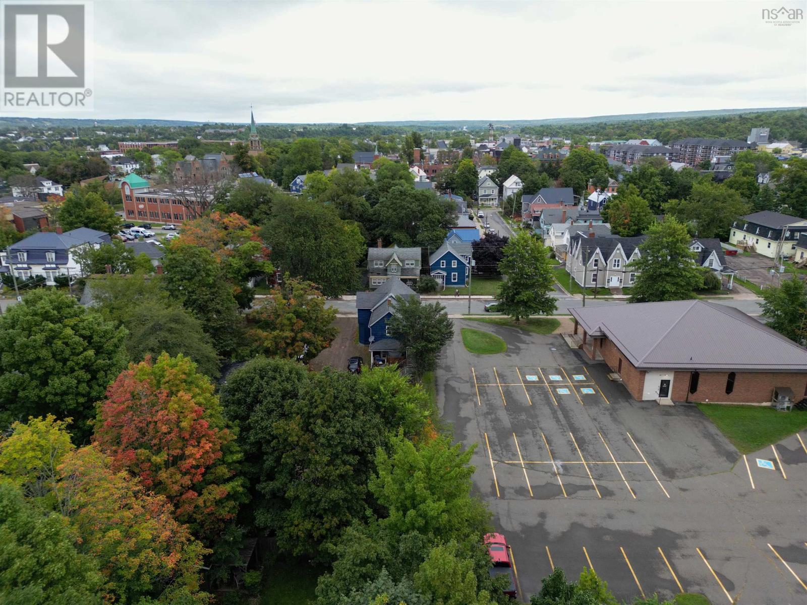 32 Pleasant Street - 29