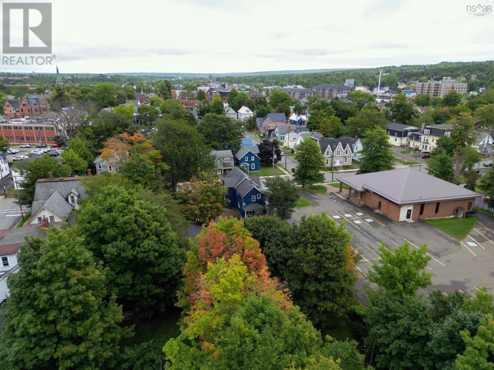 32 Pleasant Street - 30