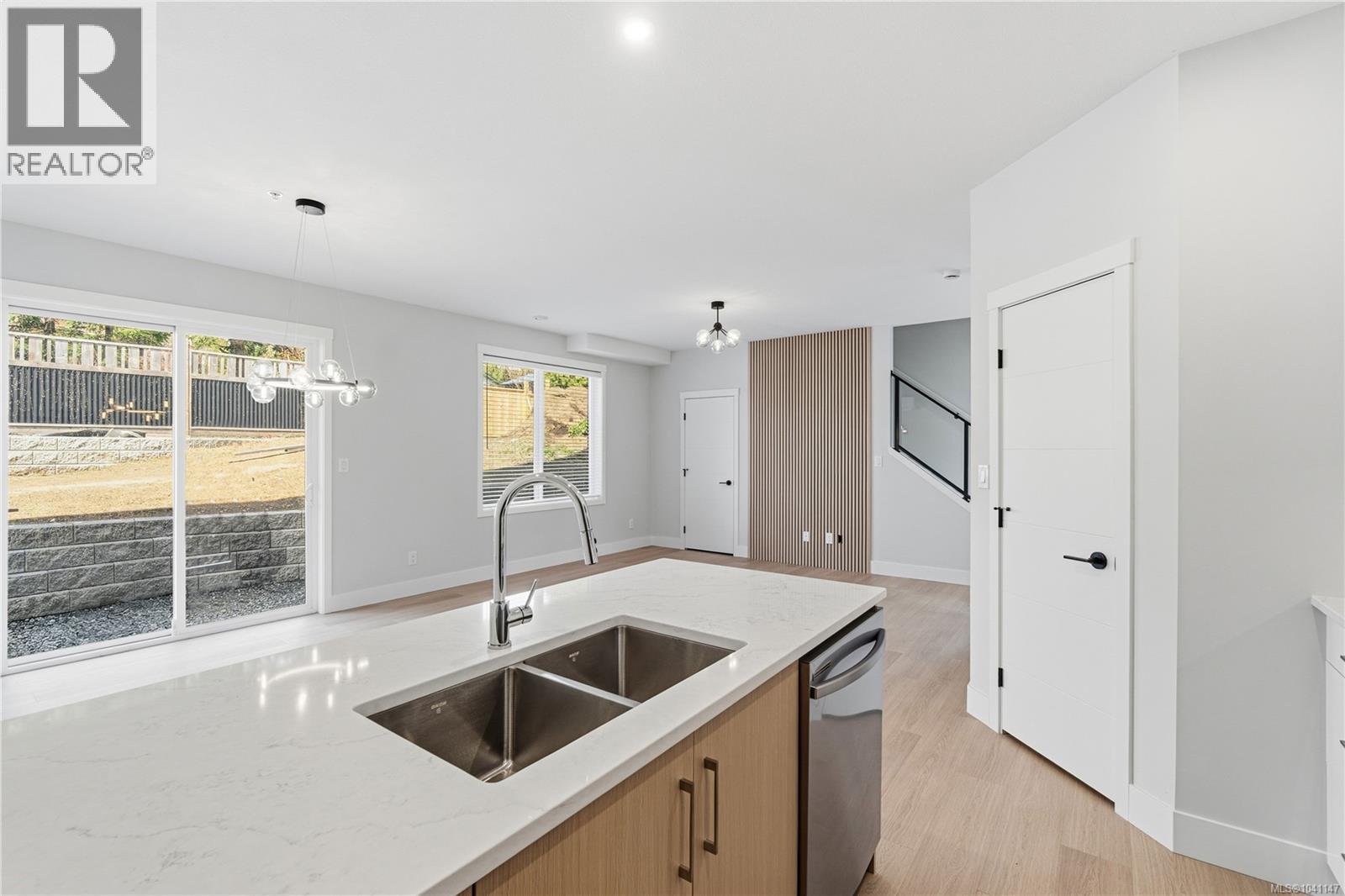 163 Alberta Rd - Image 11