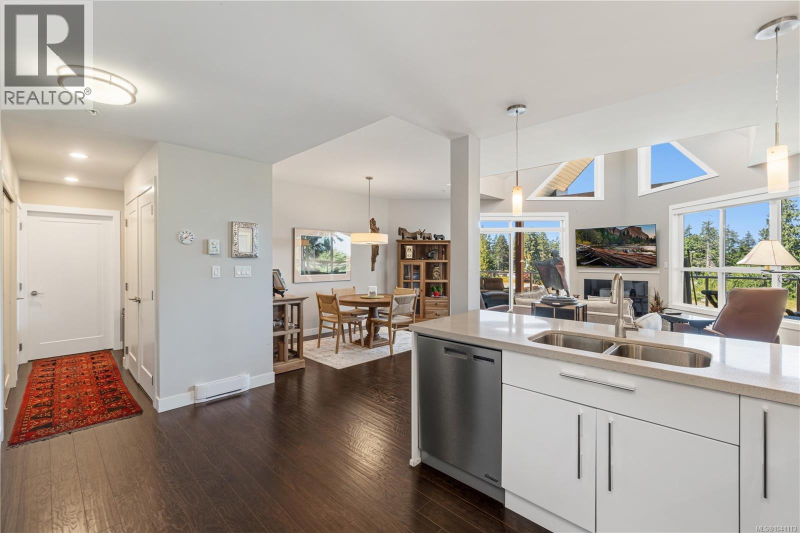 #302 439 College Rd - 11