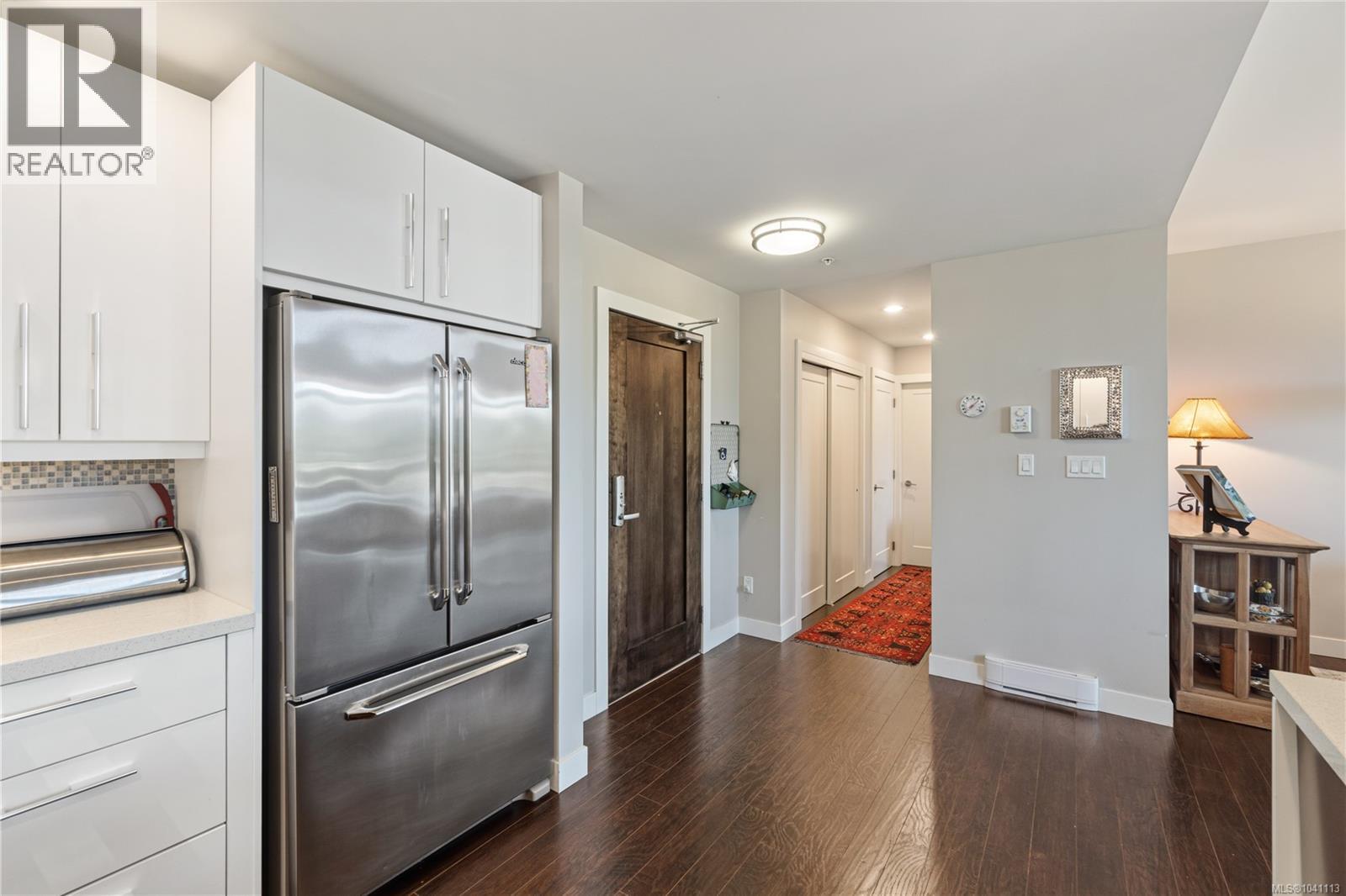 #302 439 College Rd - 12
