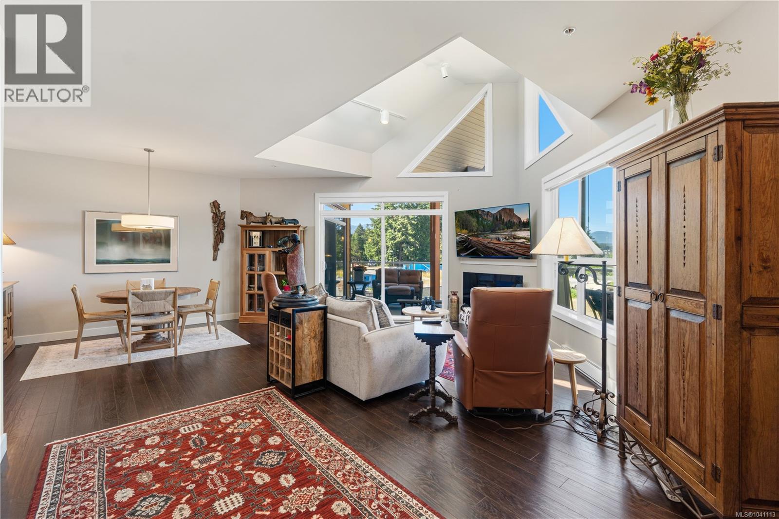 #302 439 College Rd - 18