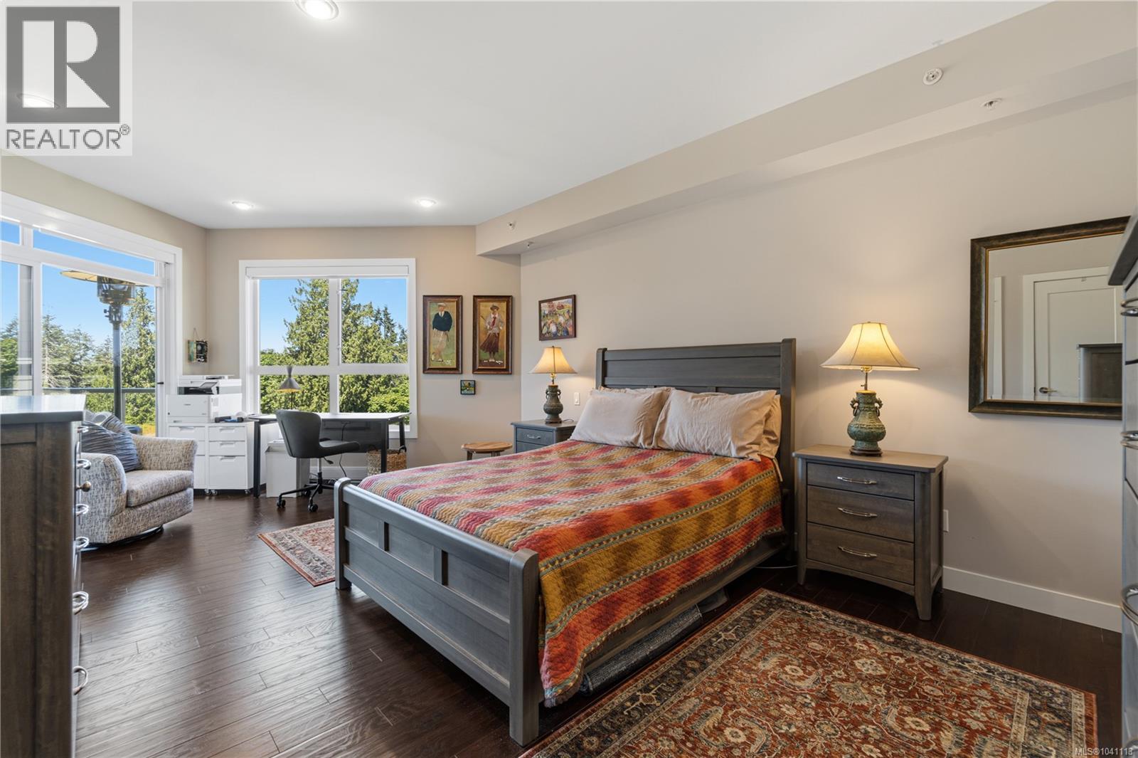 #302 439 College Rd - 26