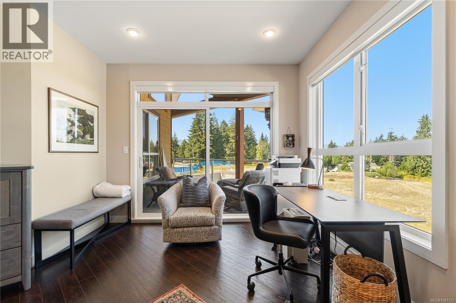 #302 439 College Rd - 30