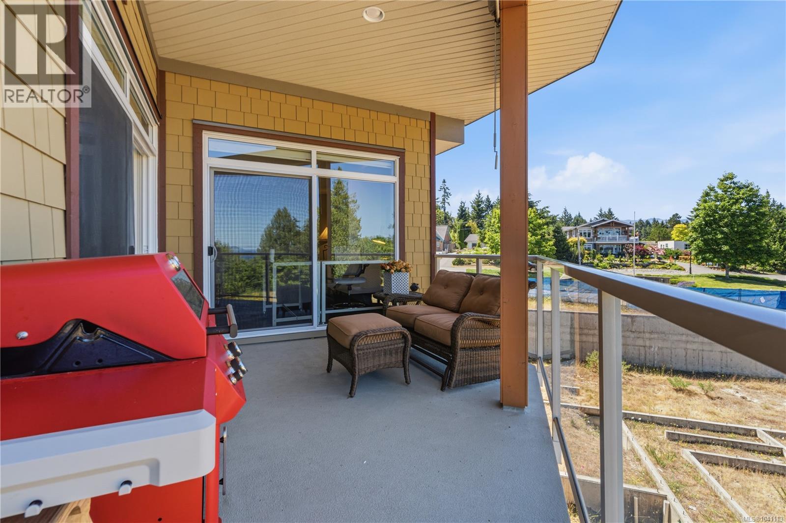 #302 439 College Rd - 36