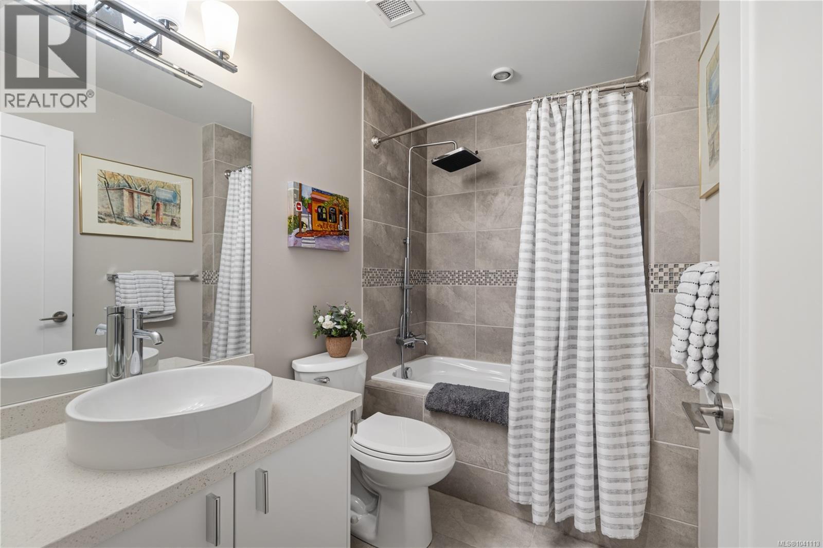 #302 439 College Rd - 40