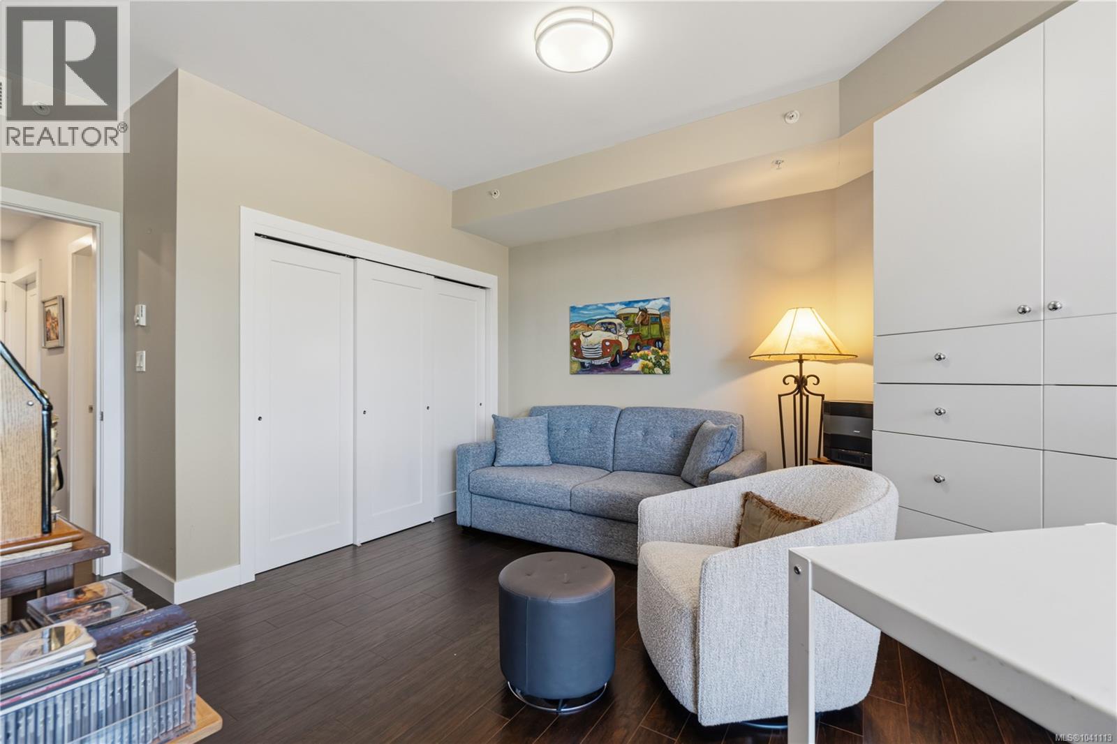 #302 439 College Rd - 43