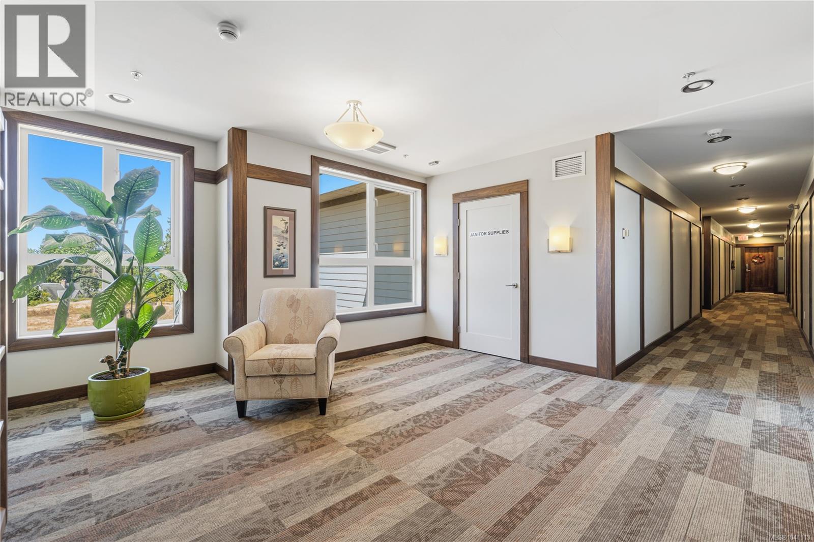 #302 439 College Rd - 47