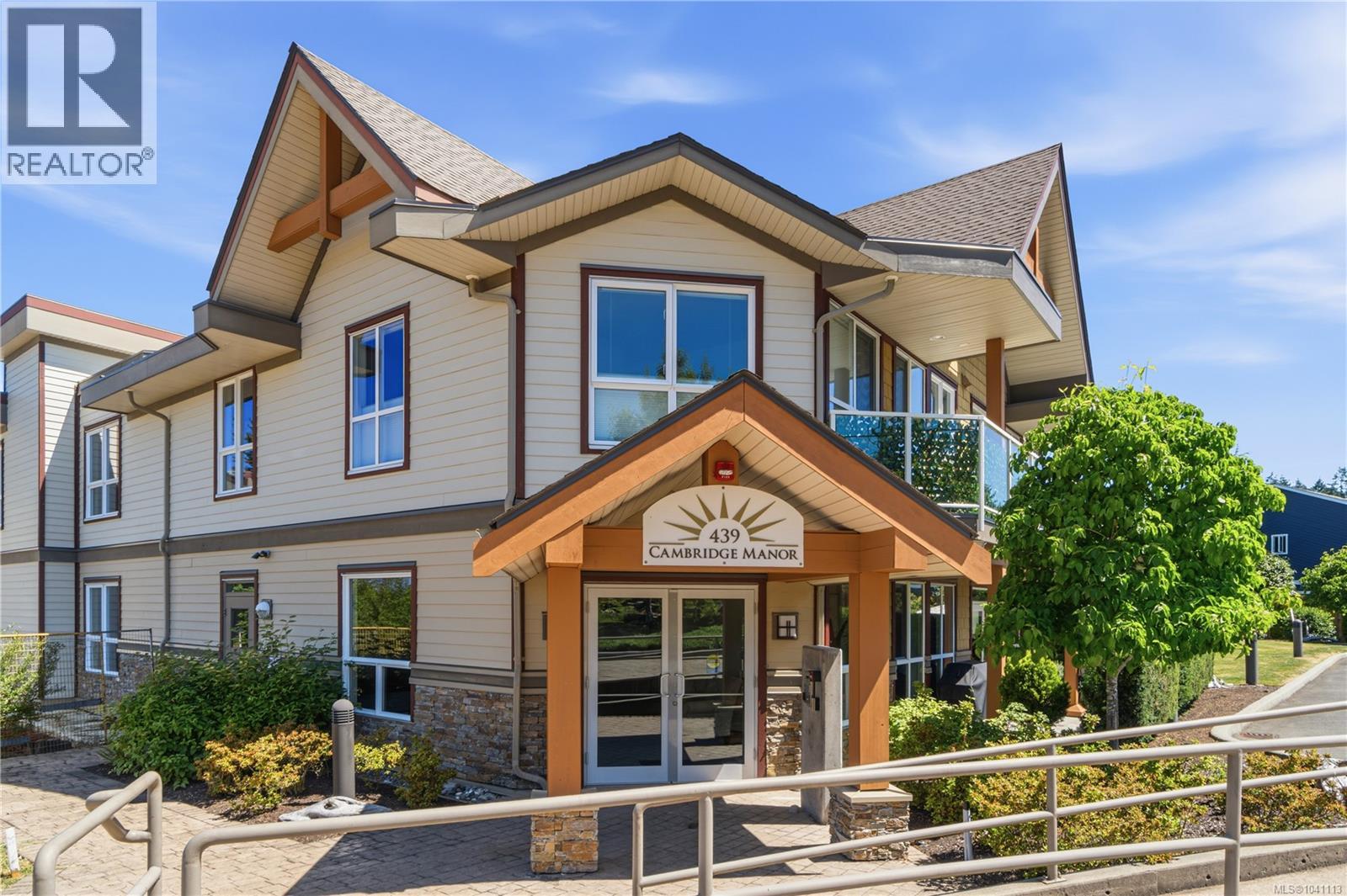 #302 439 College Rd - 52