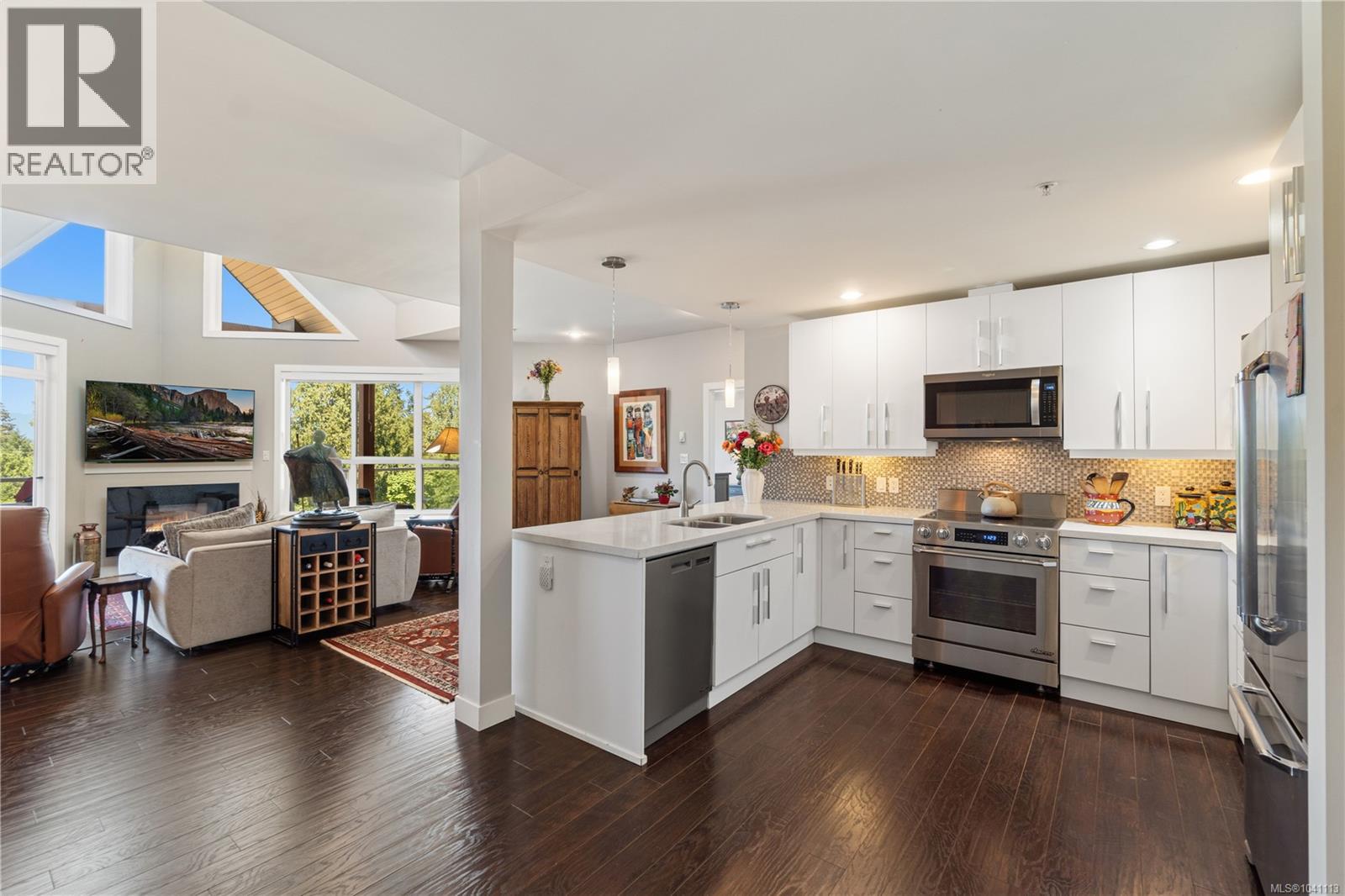 #302 439 College Rd - 7