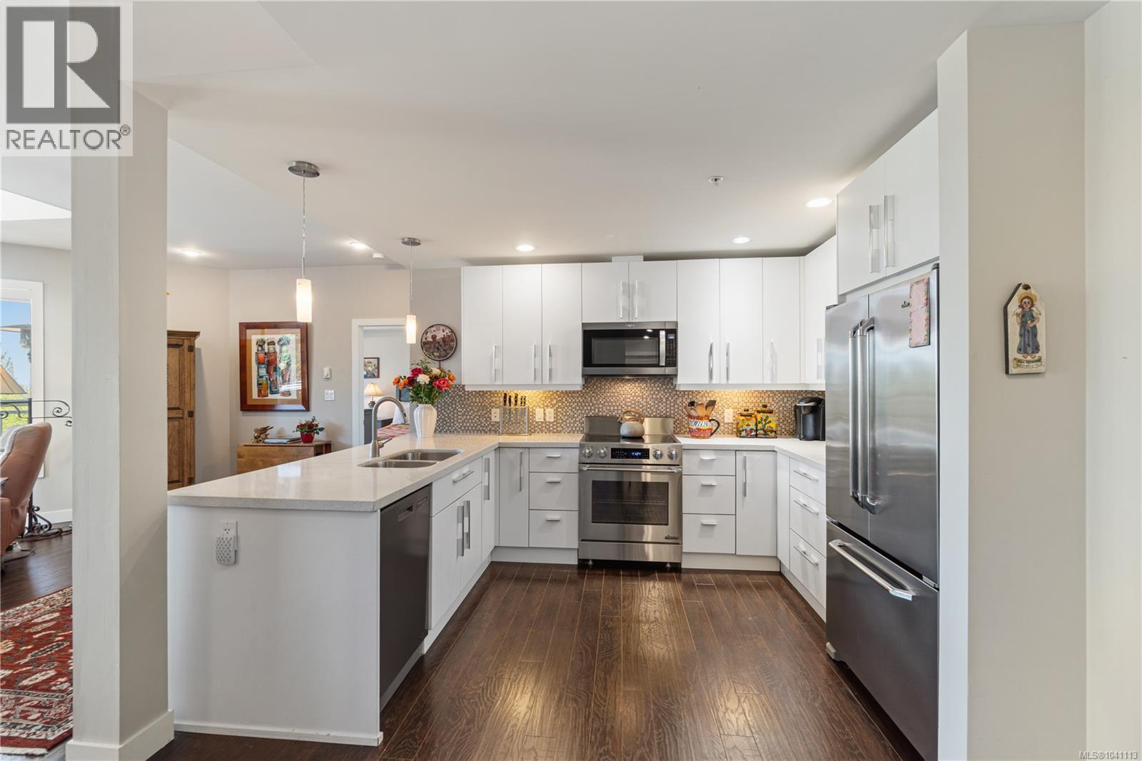 #302 439 College Rd - 8