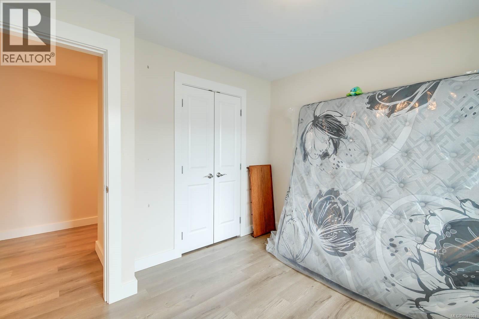 #2 2623 5th Ave - 20