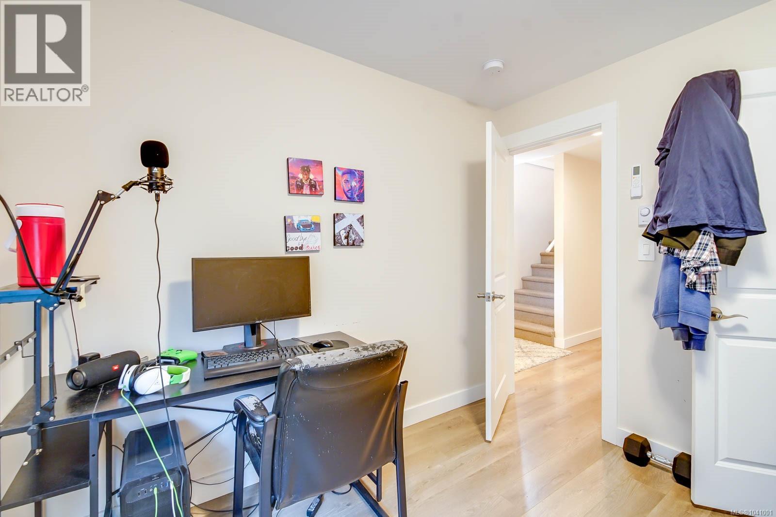 #2 2623 5th Ave - 26