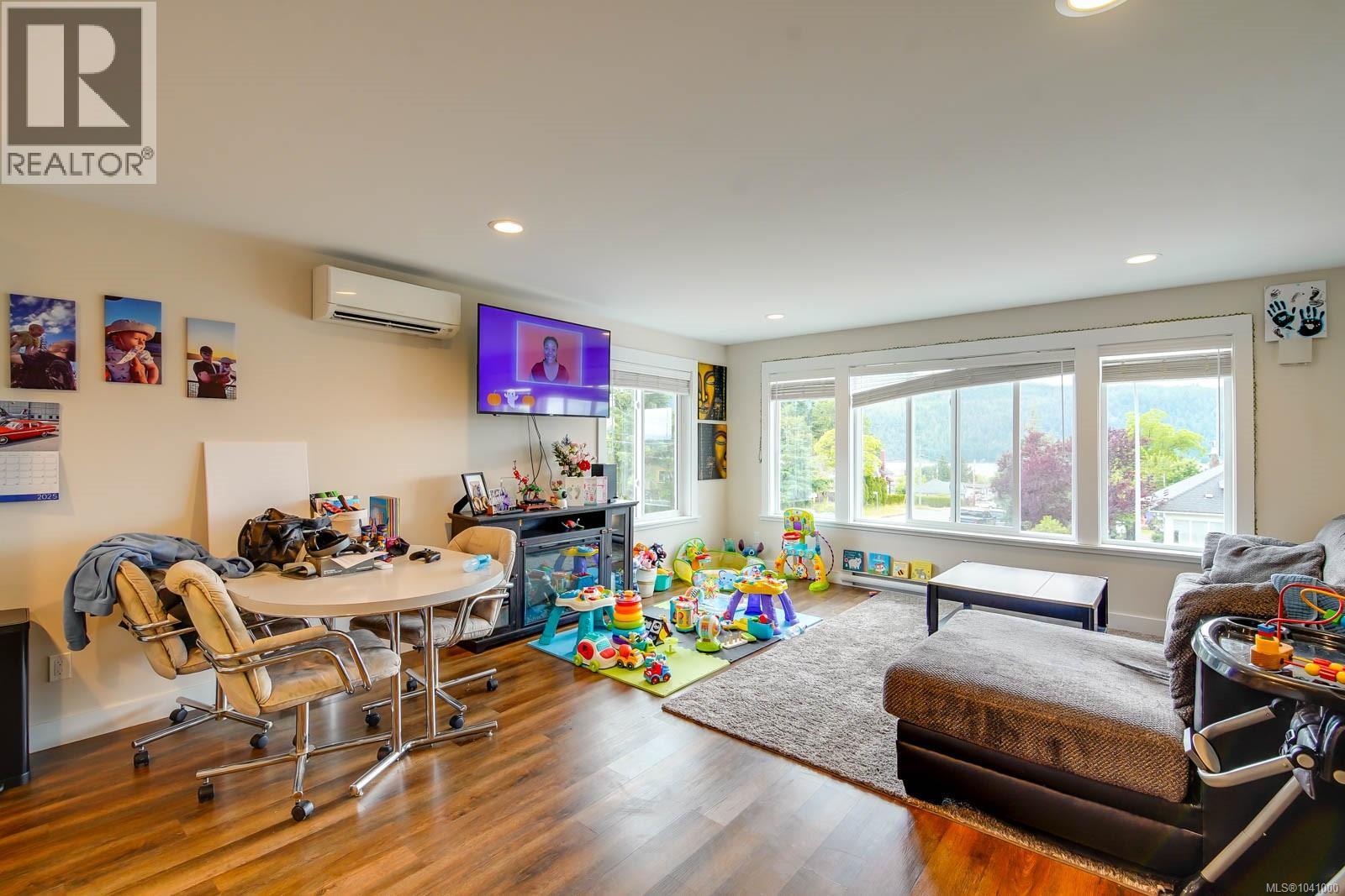 2615 5th Ave - 4