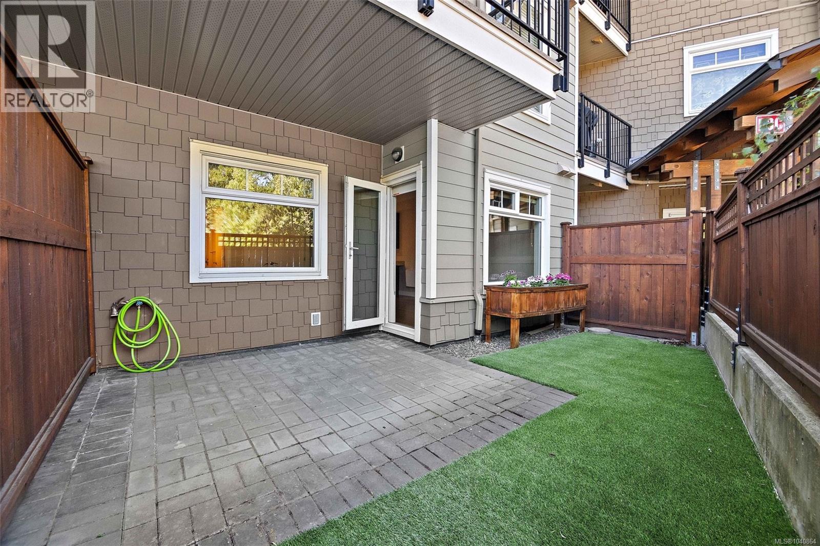 #107 21 Conard St - 15
