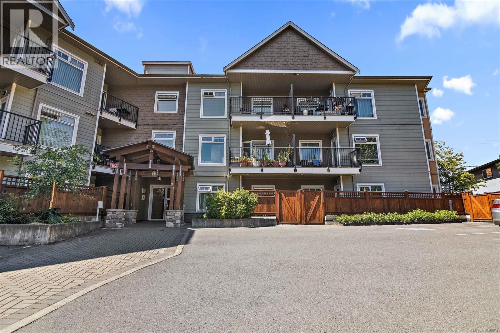 #107 21 Conard St - 19