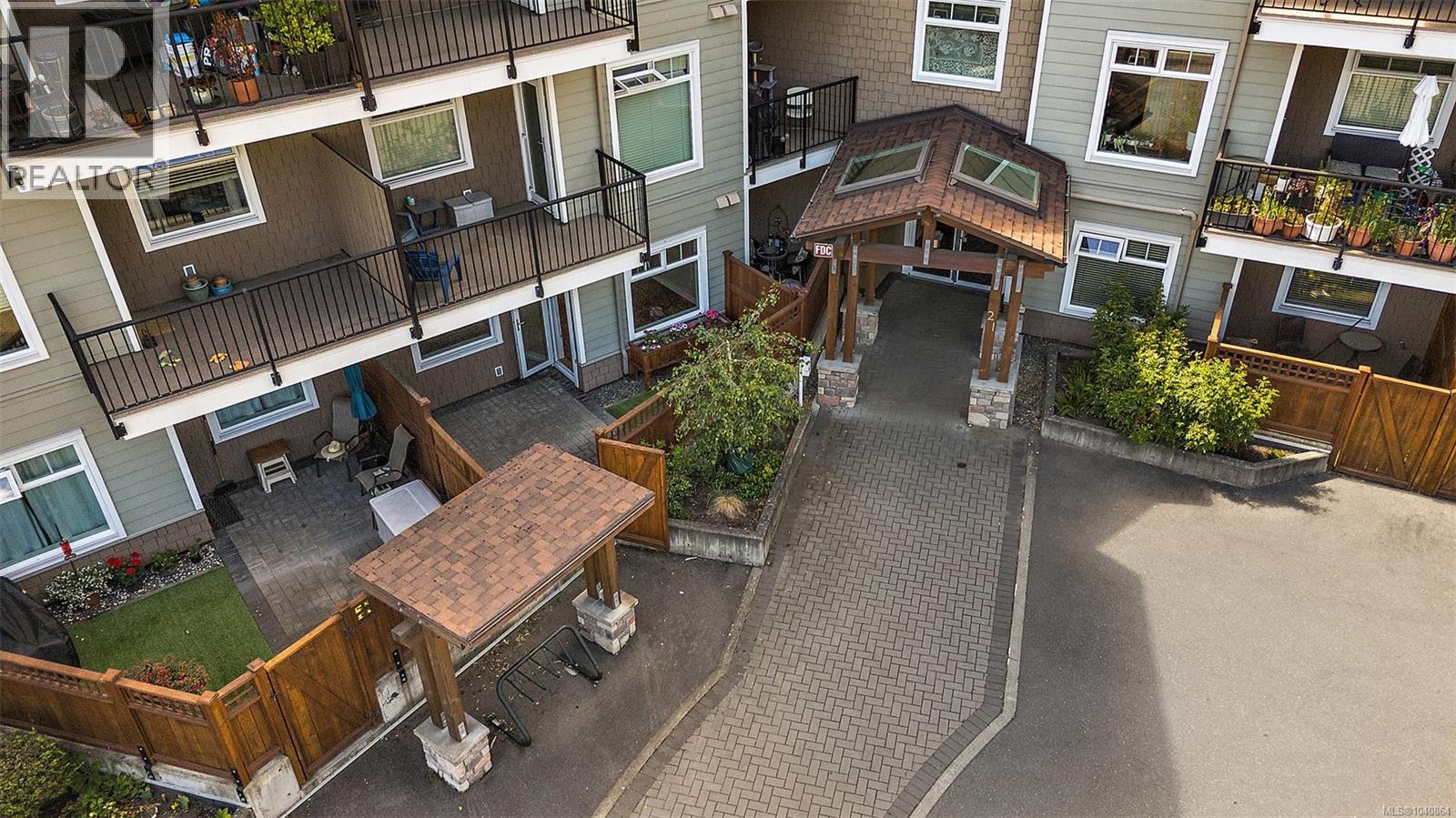 #107 21 Conard St - 21